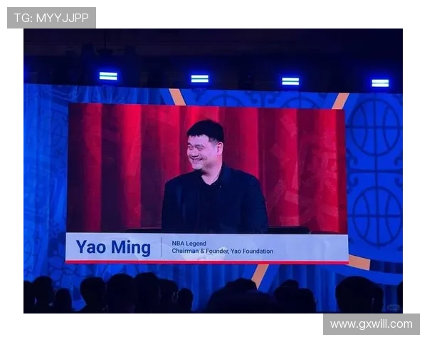 成龙与姚明同台献艺展现中西文化交融的精彩瞬间